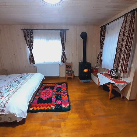 Villa Casa De La Ferma Mariuca Berbesti Esterno foto