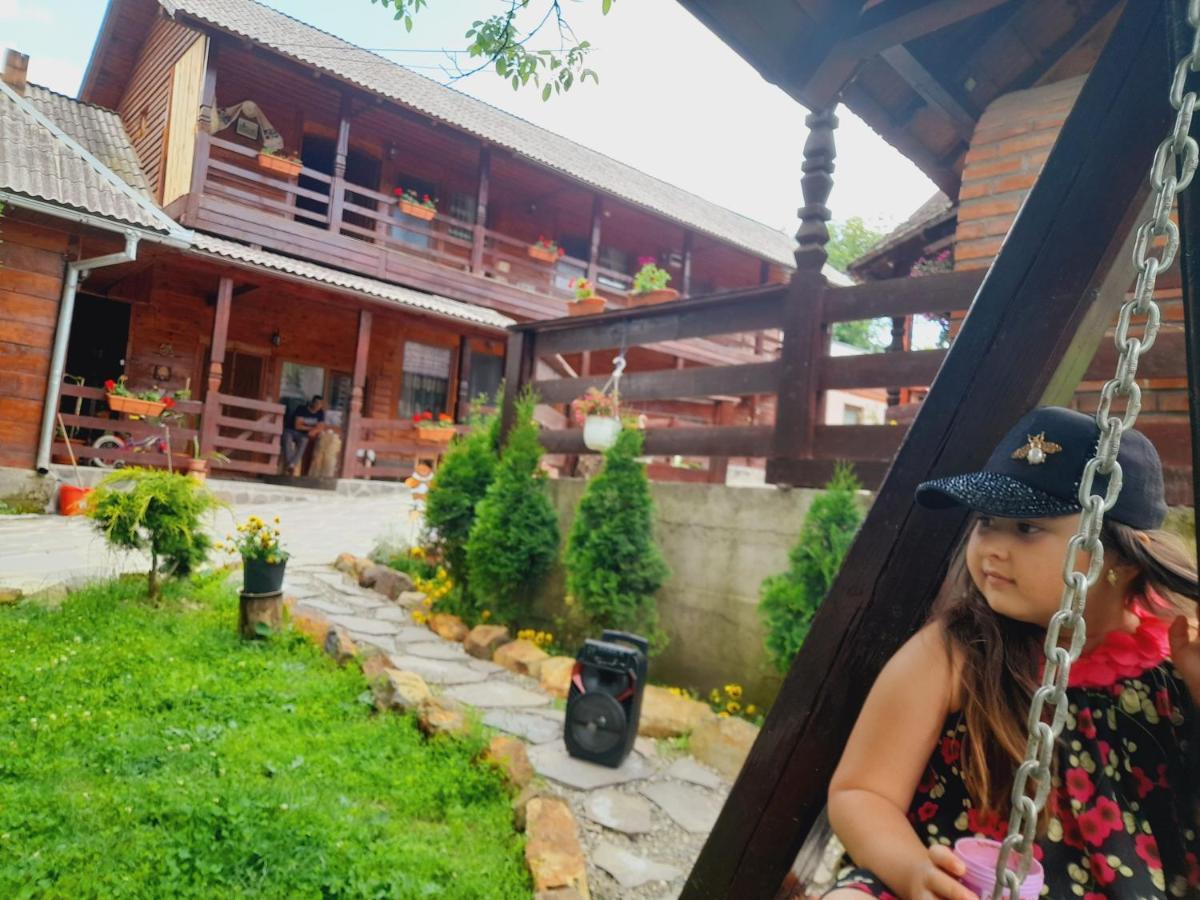 Villa Casa De La Ferma Mariuca Berbesti Esterno foto