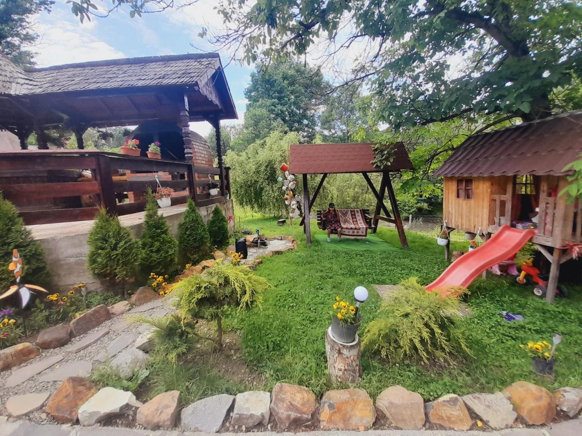 Villa Casa De La Ferma Mariuca Berbesti Esterno foto