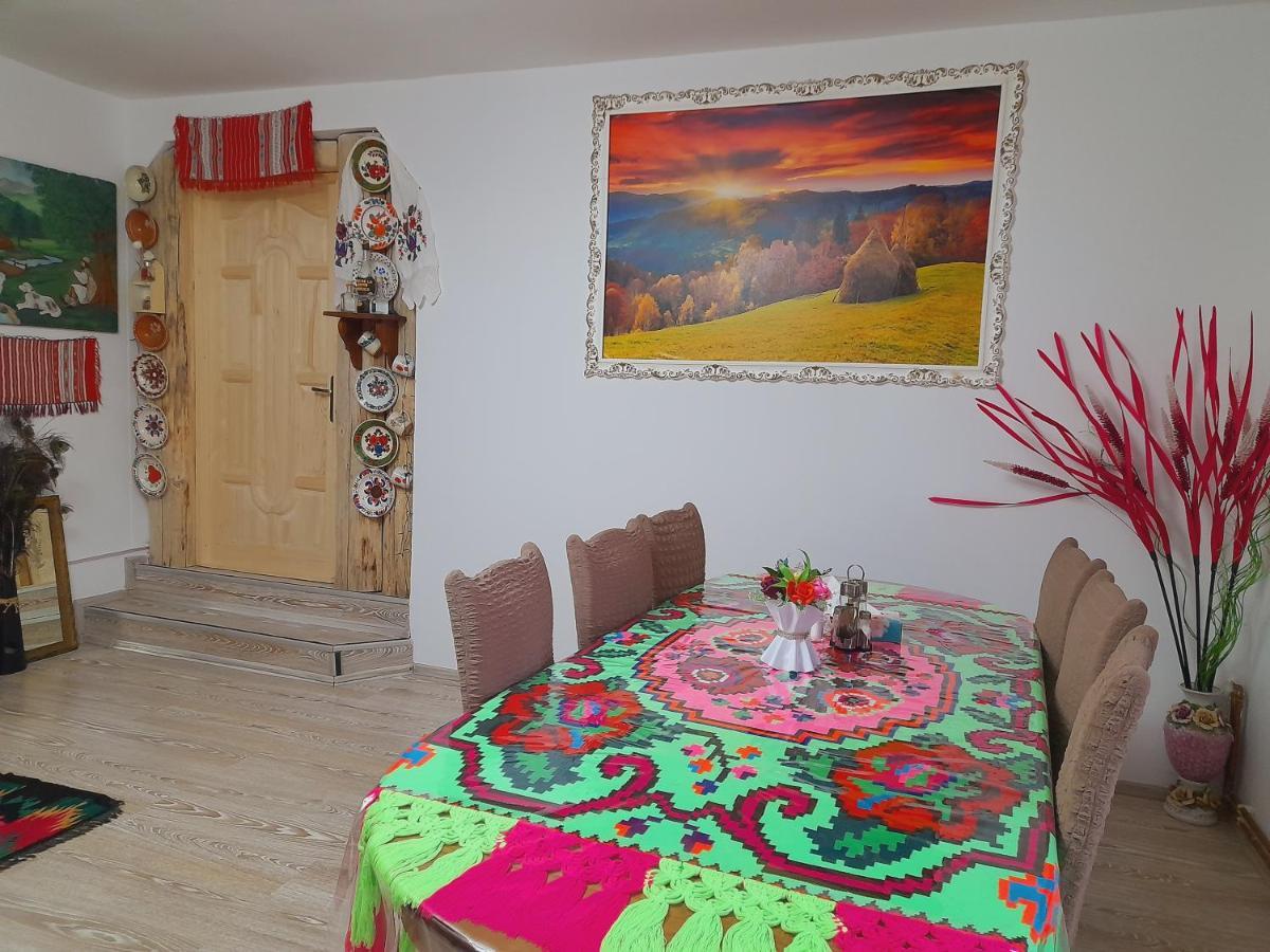 Villa Casa De La Ferma Mariuca Berbesti Esterno foto